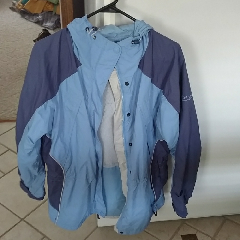 Columbia rain jacket